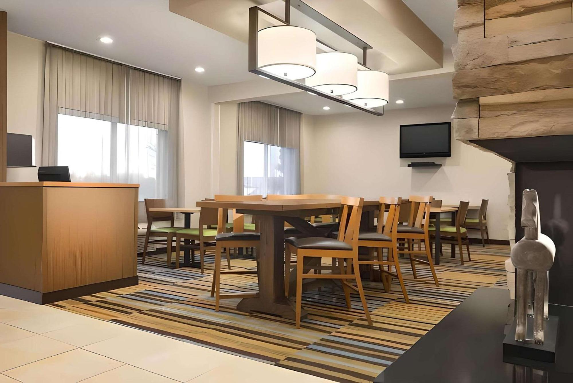 Dubuque Inn & Suites Luaran gambar