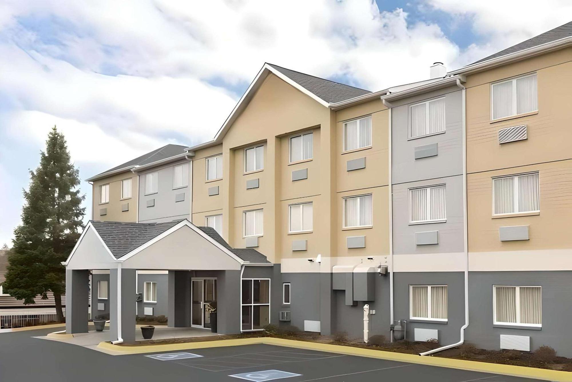 Dubuque Inn & Suites Luaran gambar